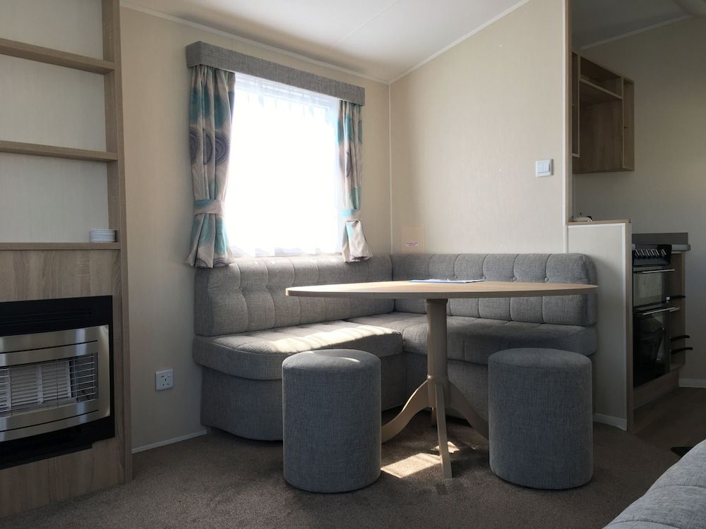 The Leas Beach Park Mobile Home, 2 Bedrooms 9