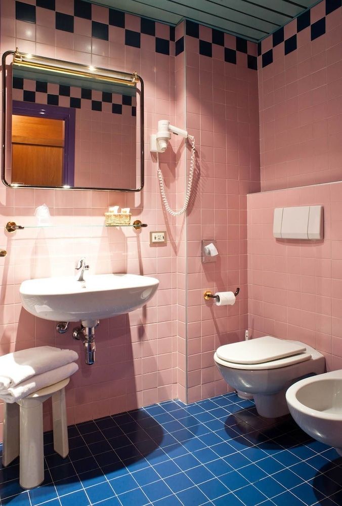 LVG Hotel Collection - Gardenia Standard Room French bed 2