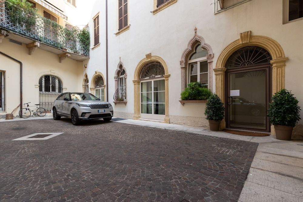 AD Verona Flat