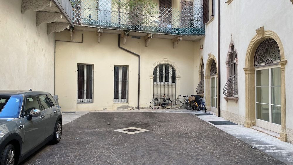 AD Verona Flat