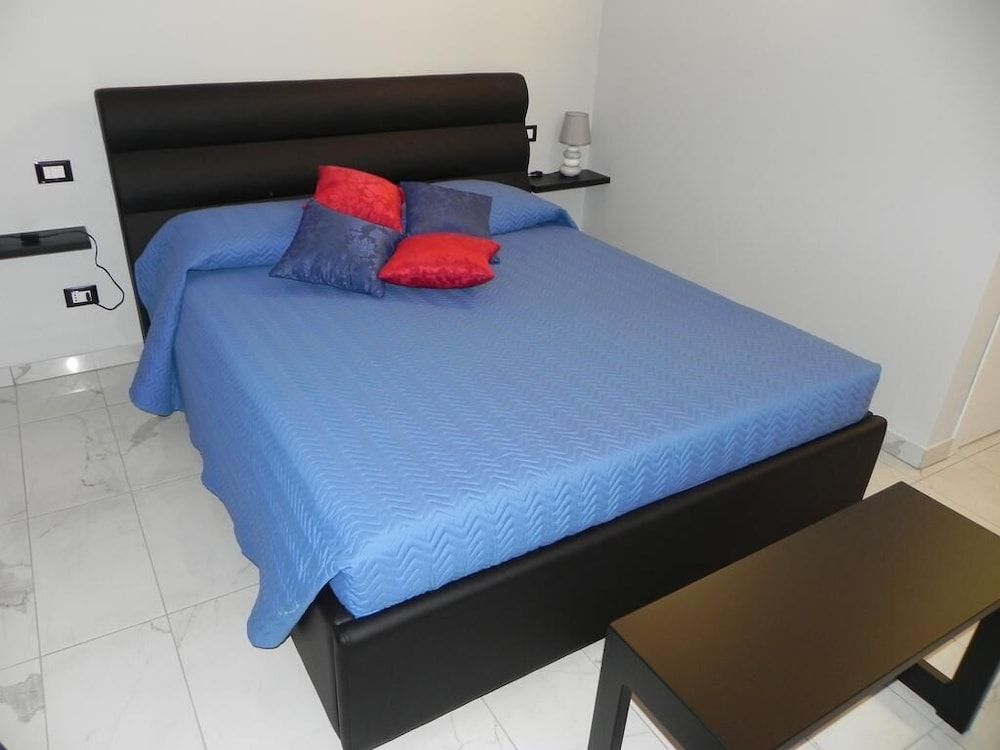 Double Room (Romeo)