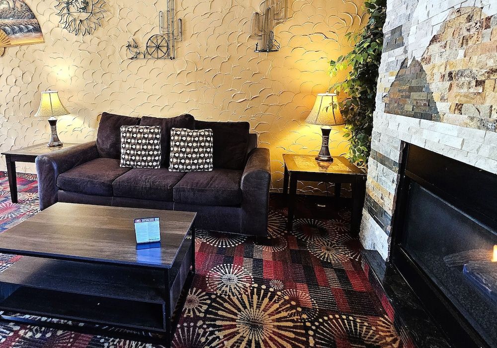 Bedford Inn Suite, 1 King Bed, Jetted Tub 13