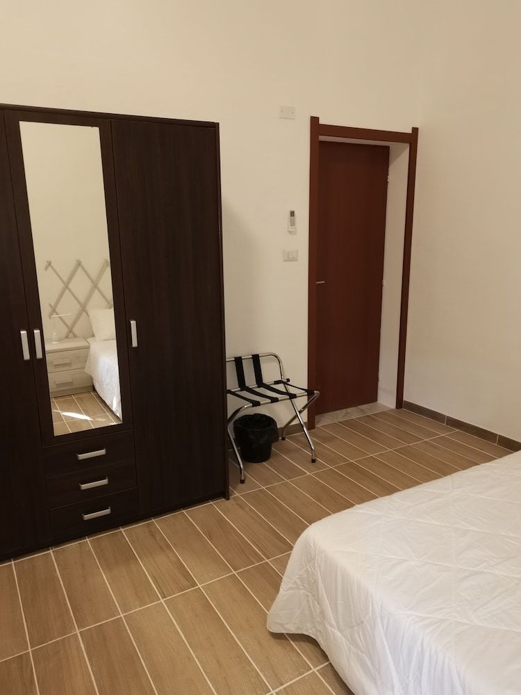 Classic Double Room, 1 Queen Bed, Non Smoking, Ensuite