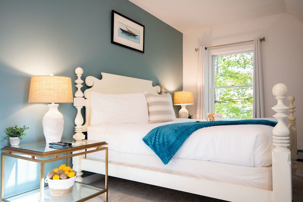 Acadia Cottage King