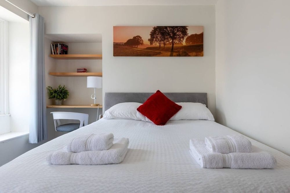 City Apartment, 2 Bedrooms, Non Smoking, River View