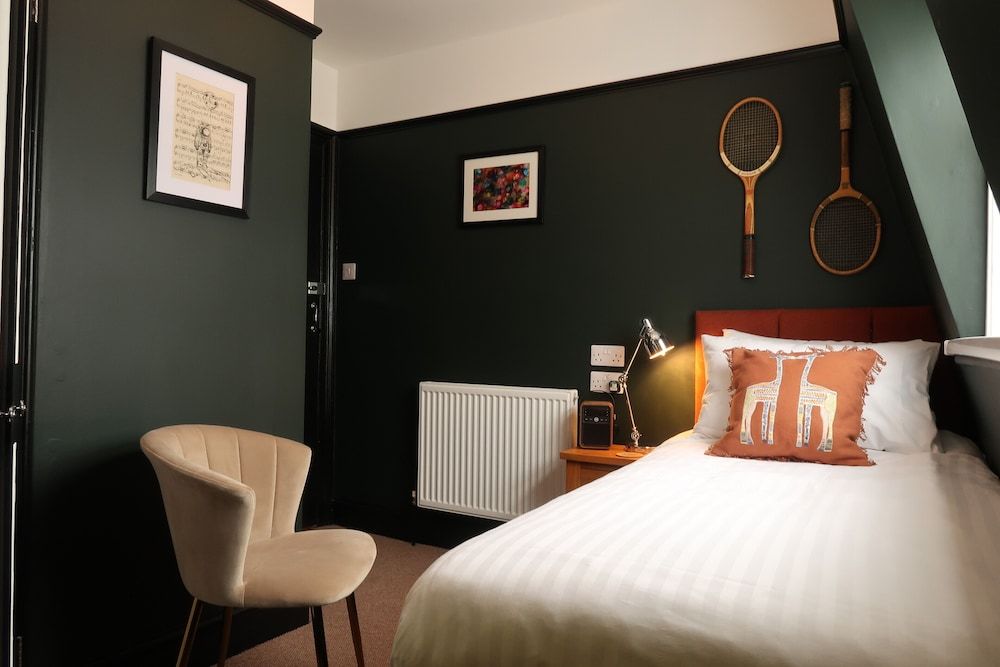 Classic Single Room