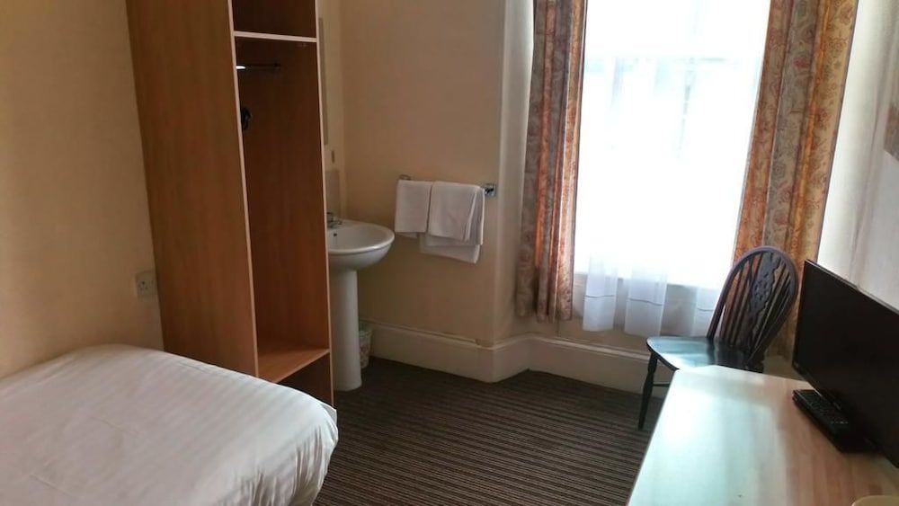 Single Room, Shared Bathroom