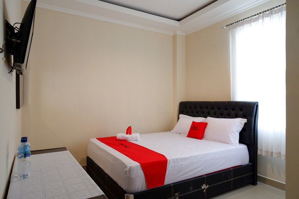Double Room (RedDoorz)