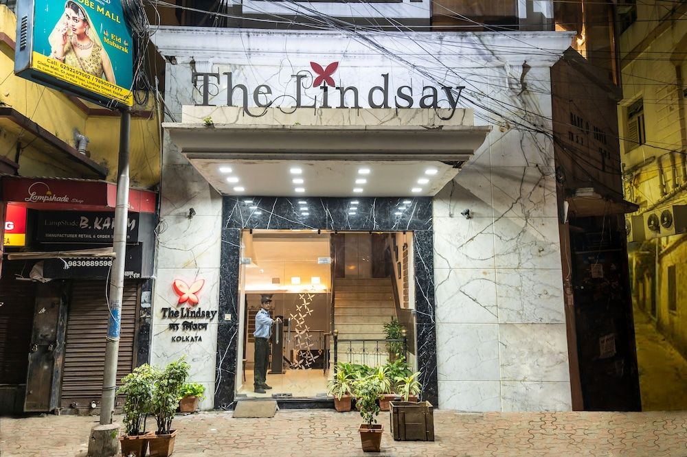 undefined The Lindsay 9