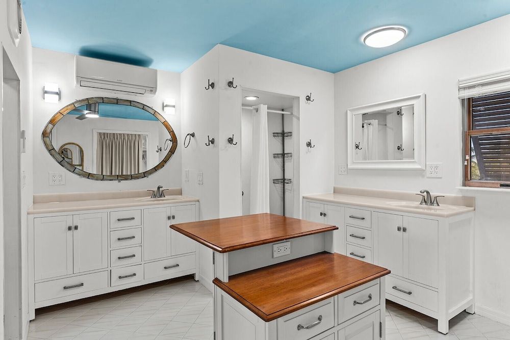 Parmer's Resort Suite, 1 Bedroom, Kitchen, Sea Facing 4