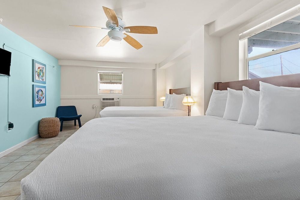 Parmer's Resort Standard Room, 2 Queen Beds, Accessible, Refrigerator & Microwave 3