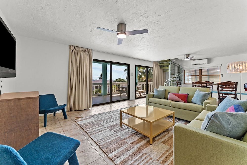 Parmer's Resort Suite, 1 Bedroom, Kitchen, Sea Facing 5