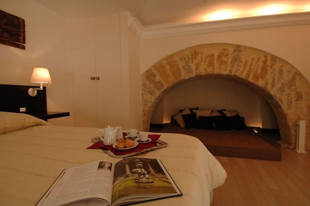 Ucciardhome Grand Double Room Attic 2