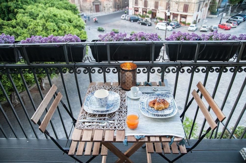 King Room, Balcony