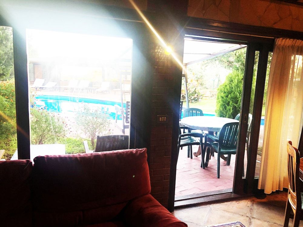 Saloon, Queen and Twin, Pool View, Balcony