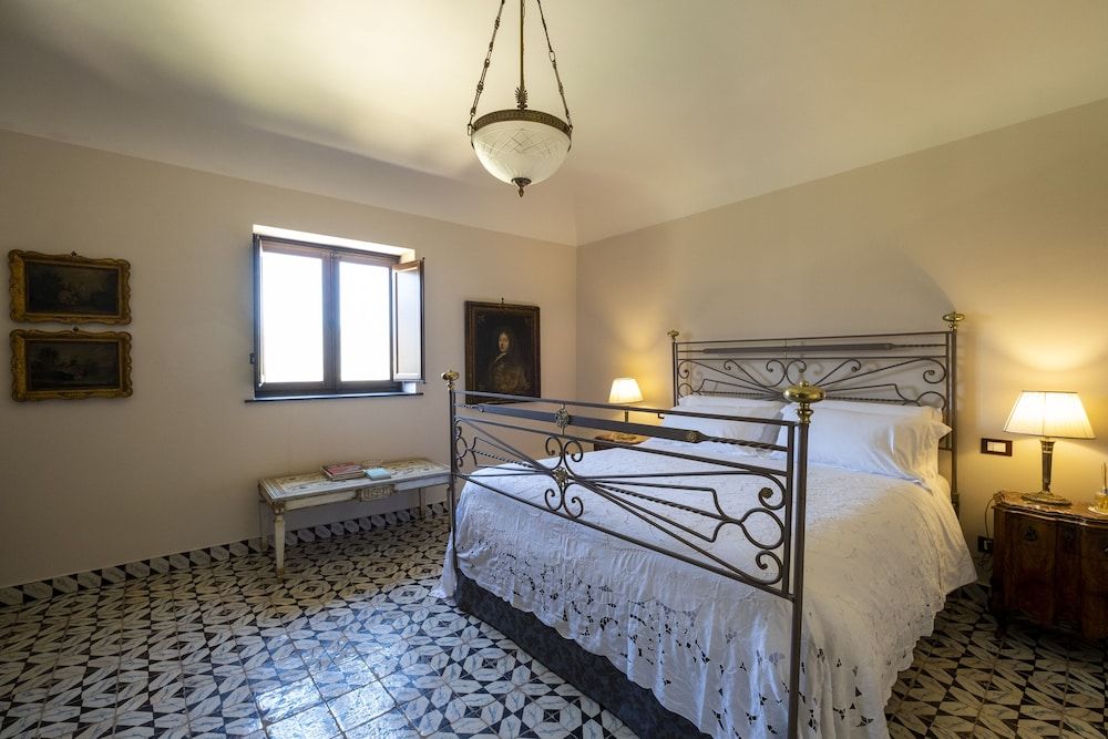 Premium Suite, 1 Queen Bed, Garden View, Executive Level