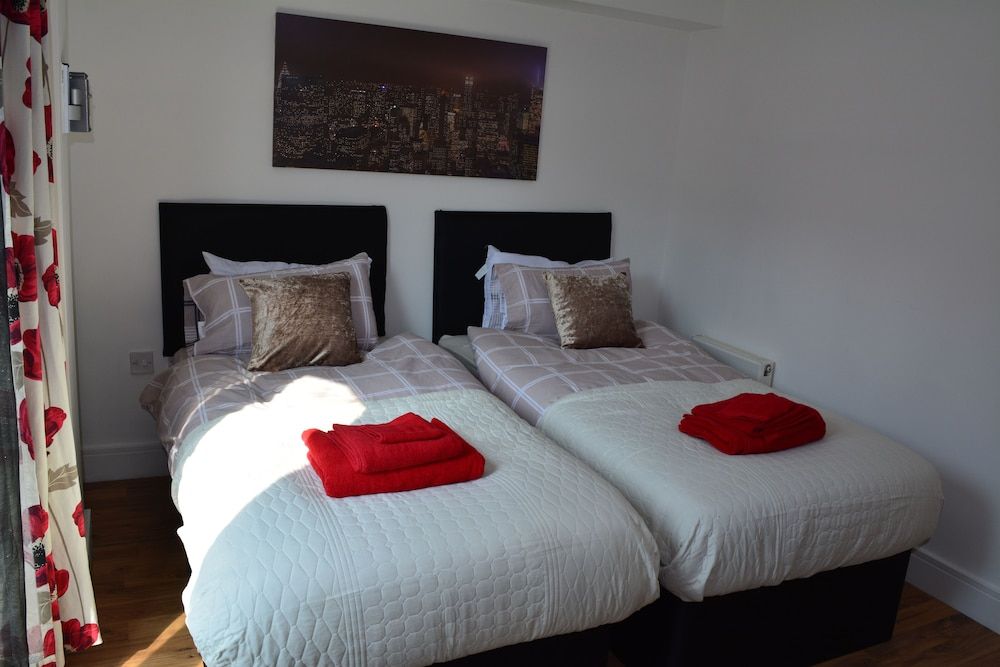 undefined Executive Apartment Cardiff Central 8