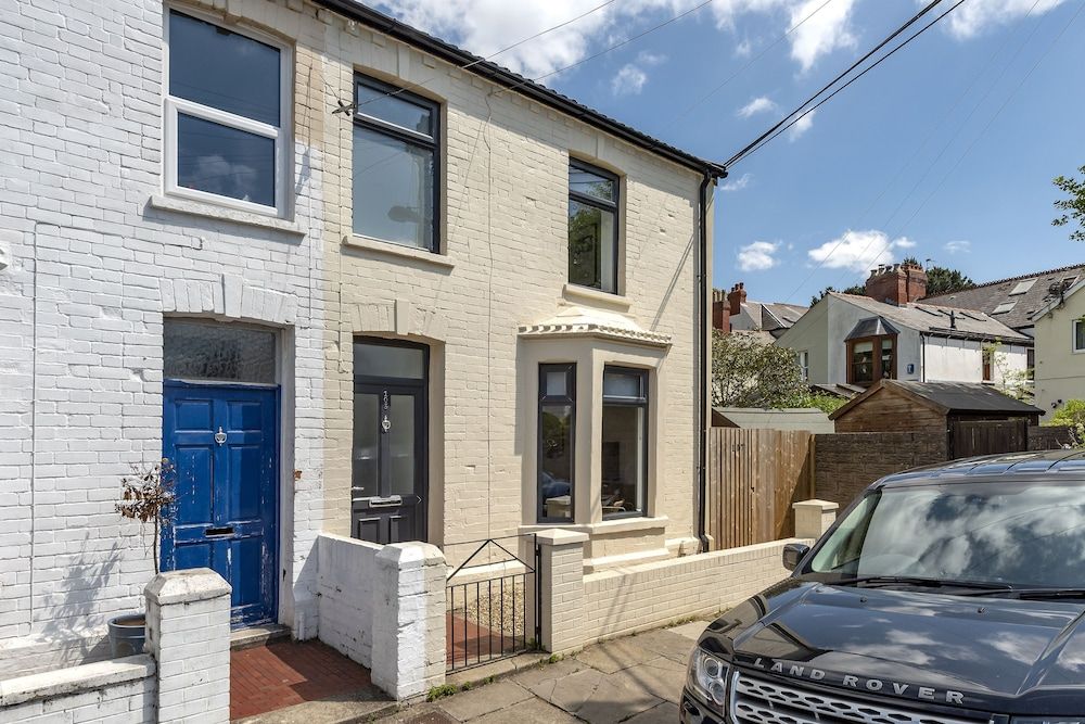 undefined Stylish Apartment In Leafy Central Neighbourhood 2