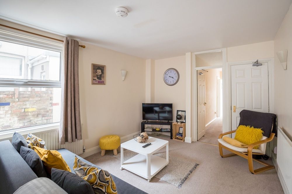 Ella Fitzgerald - Luxury 2 Bedroom Apt Two-Bedroom Apartment 22