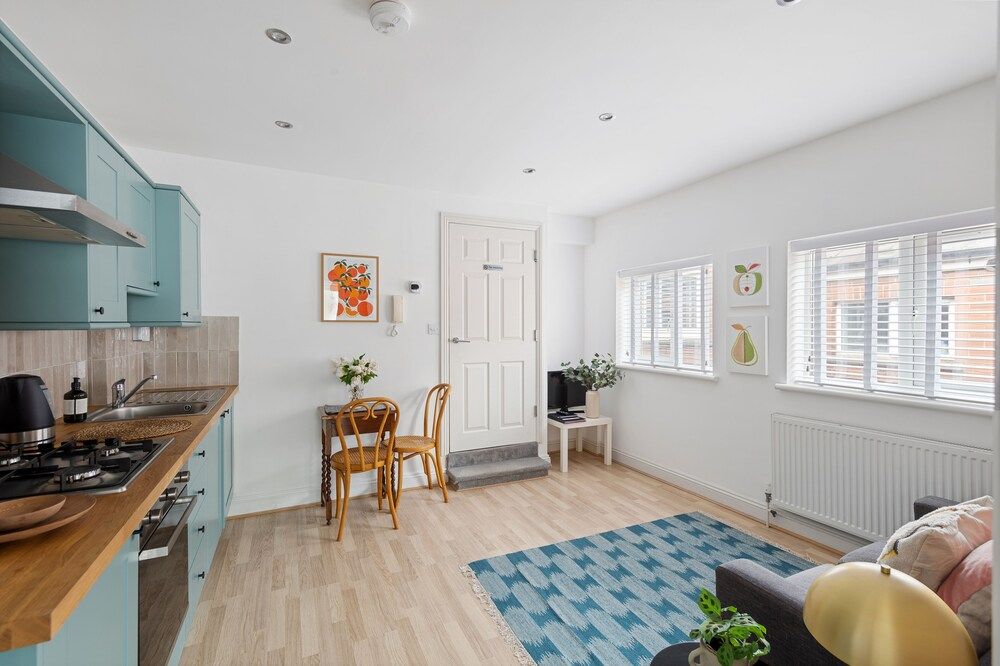 84A Albany Road Design Apartment, 1 Double Bed, Balcony, Garden View 7