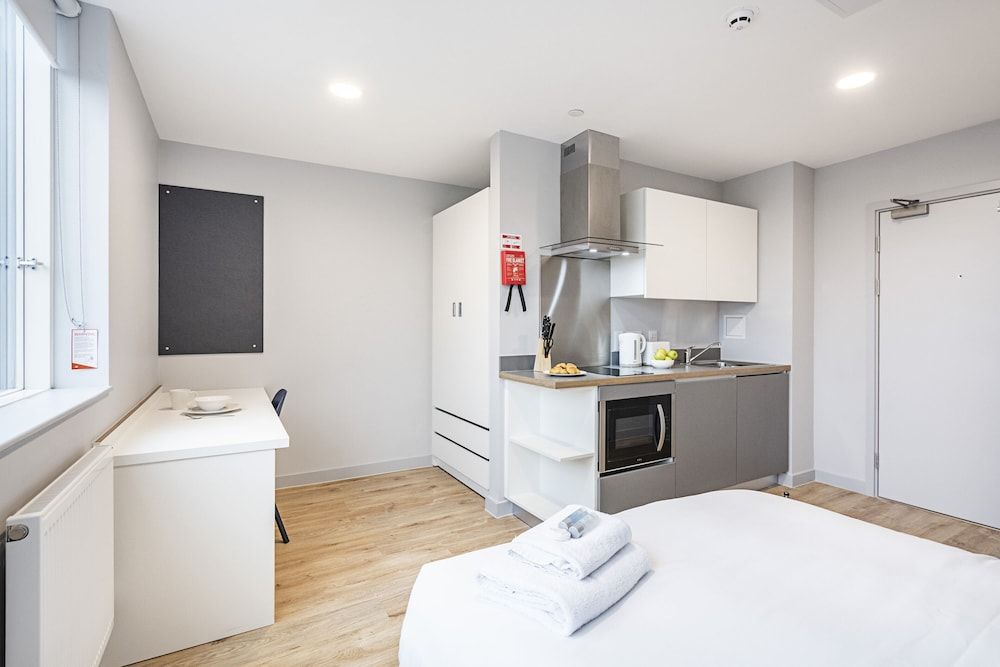 undefined Modern Studios in Cardiff 9