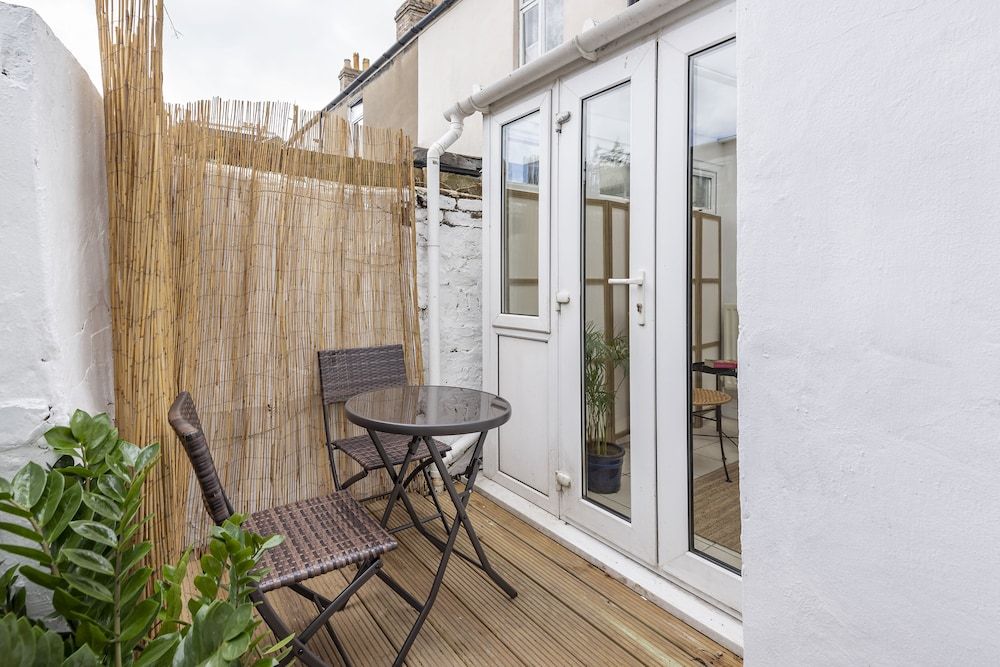 undefined Stylish House in Amazing Central Area 10