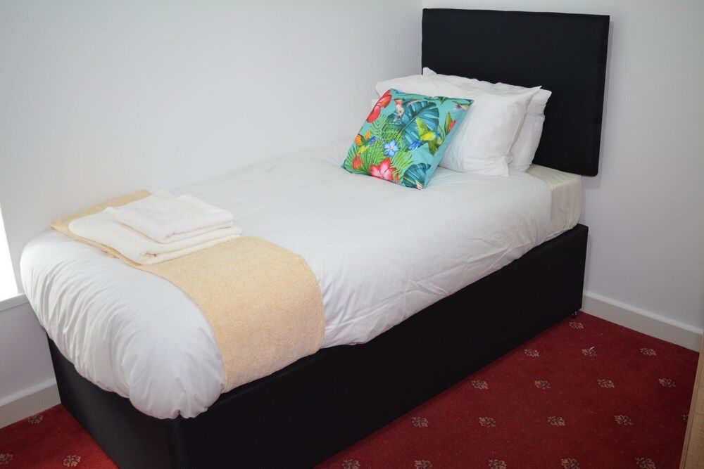 undefined Luxury Apartment - Central Cardiff 10