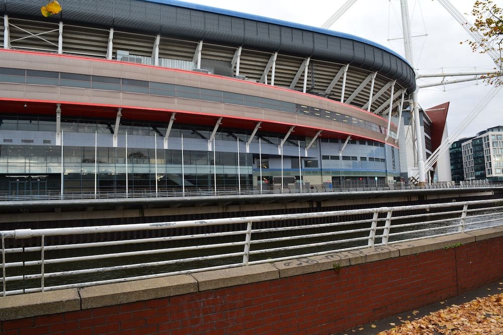 undefined Luxury Apartment - Central Cardiff 3