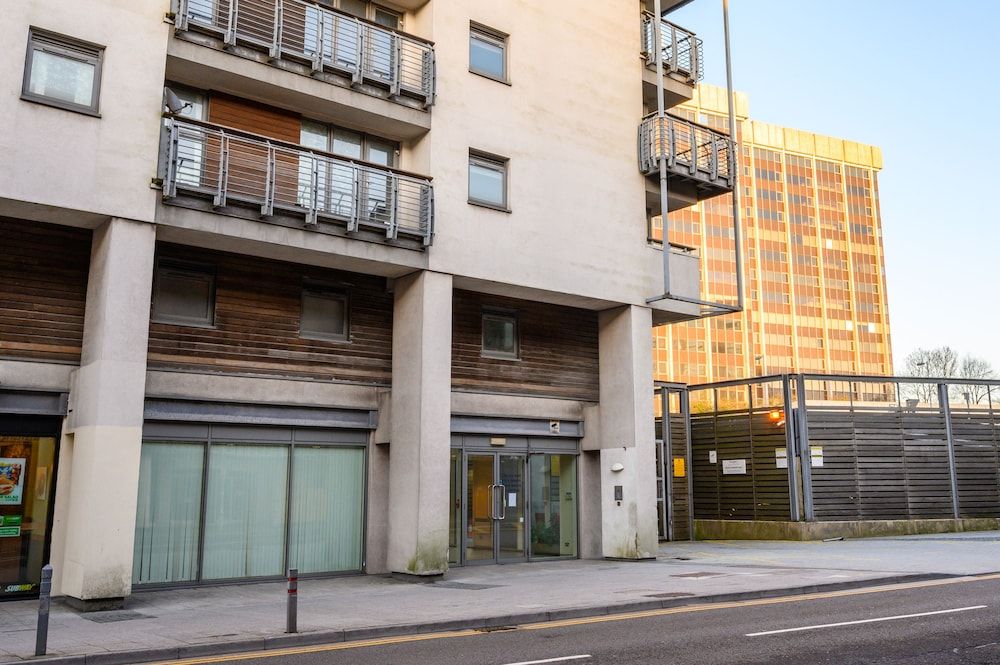 undefined Skyline by Tŷ SA 2