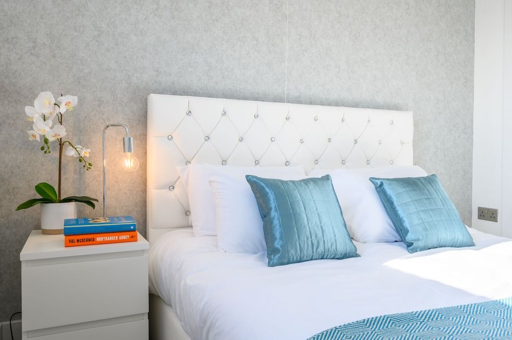 undefined Skyline by Tŷ SA 7