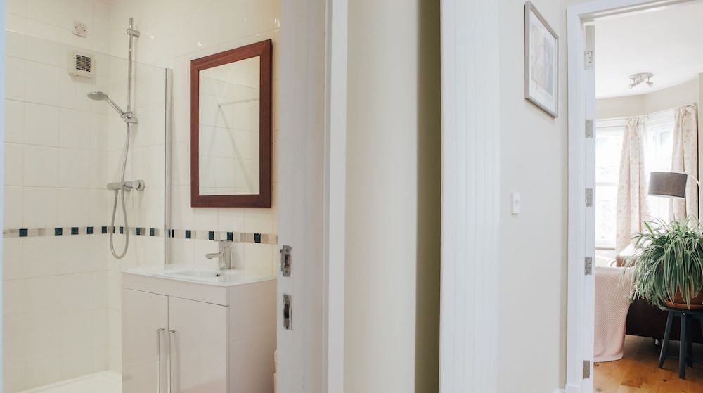 The Loft 2BR Duplex 82 Cathedral Cardiff Parking Apartment 14