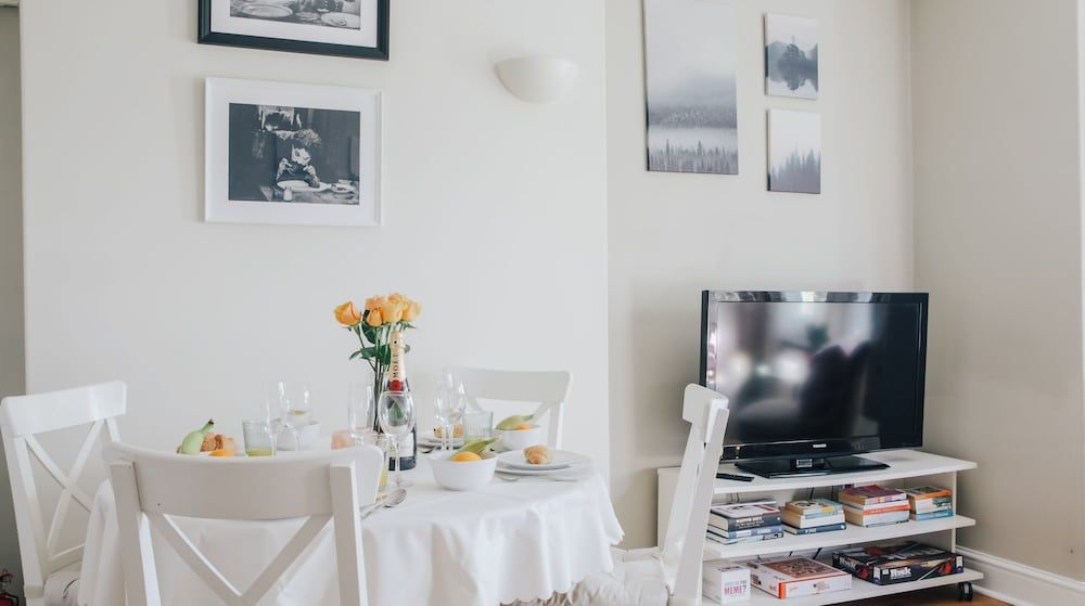 undefined The Loft 2BR Duplex 82 Cathedral Cardiff Parking 5