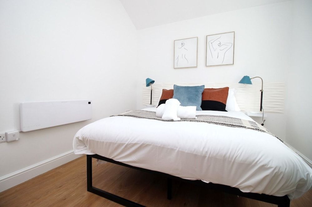 undefined Cathedral Road D by Tŷ SA 2