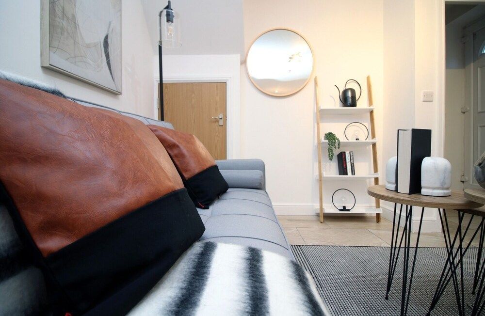 undefined Cathedral Road D by Tŷ SA 6