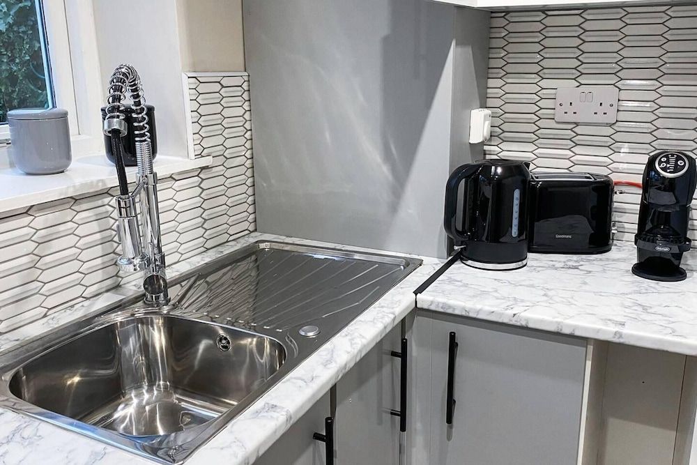 undefined Stunning 1-bed Apartment in Cardiff 5