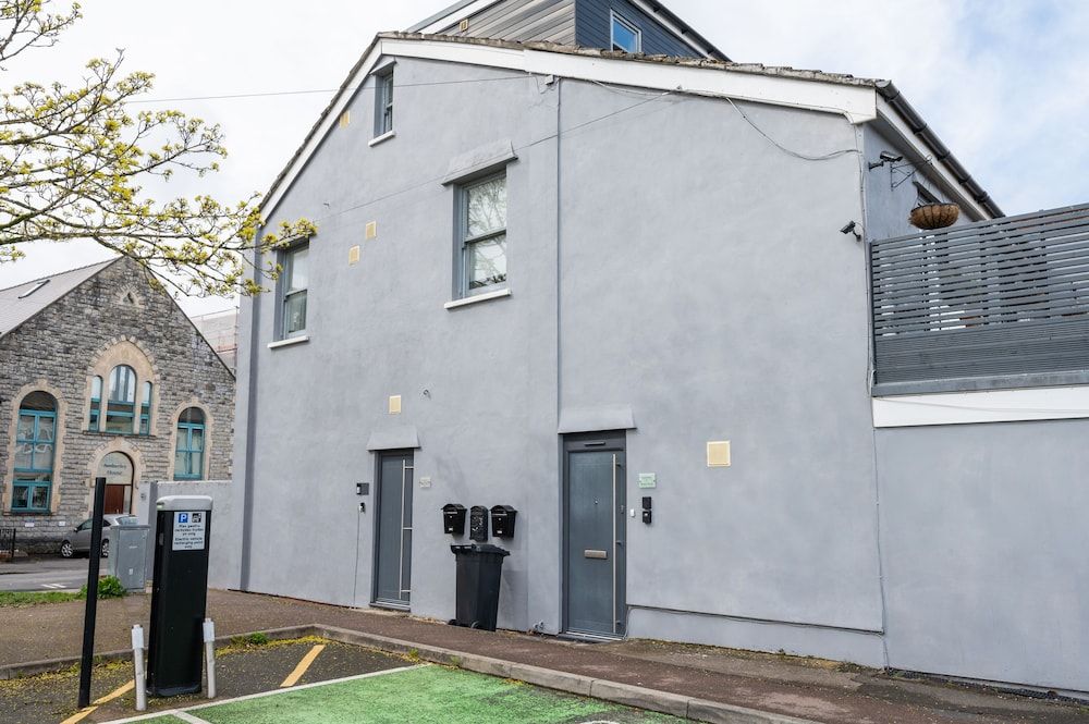 Severn Grove House by Tŷ SA