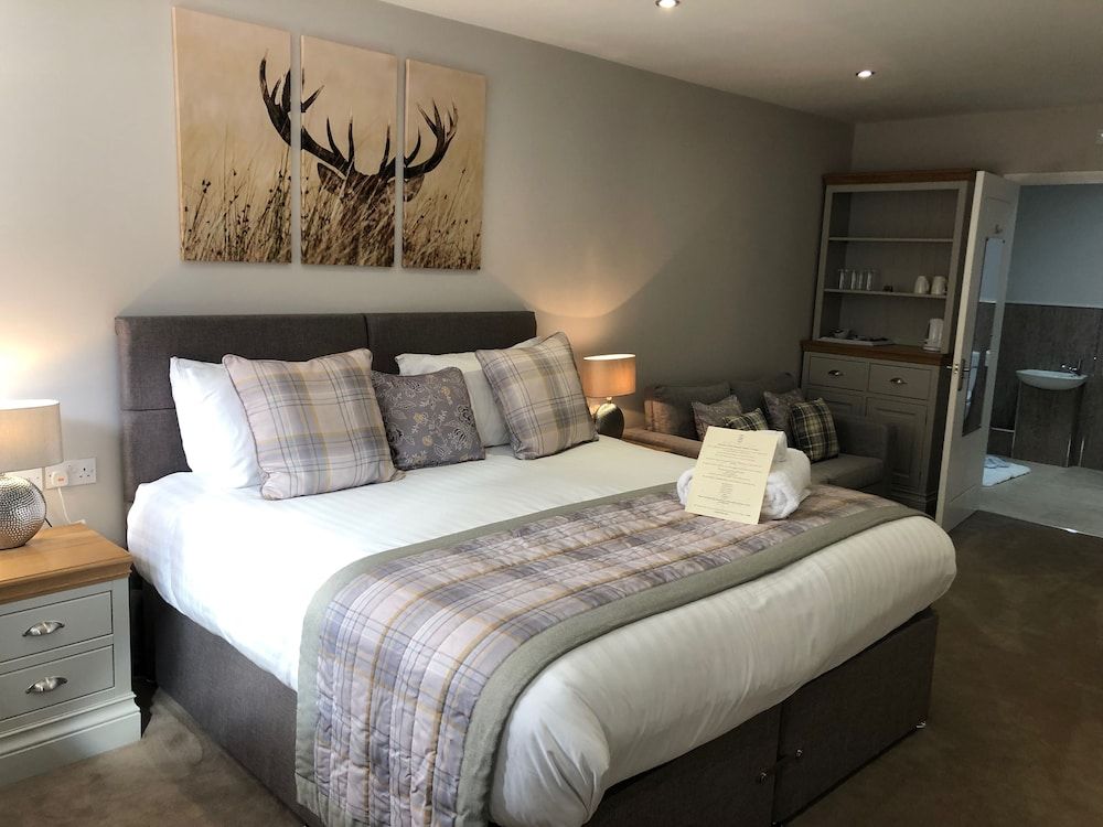 De Courceys Manor Cottages