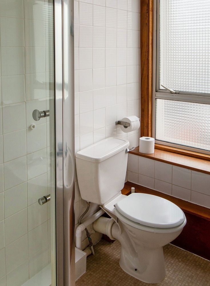 Cardiff Central Hotel By Belvilla Standard Twin Room 5