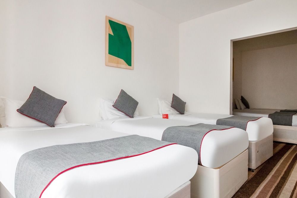 Cardiff Riverside Hotel by Belvilla Standard Triple Room 2