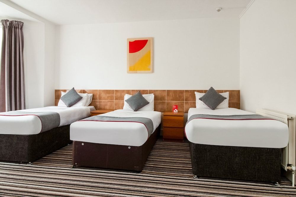 Cardiff Riverside Hotel by Belvilla Standard Triple Room