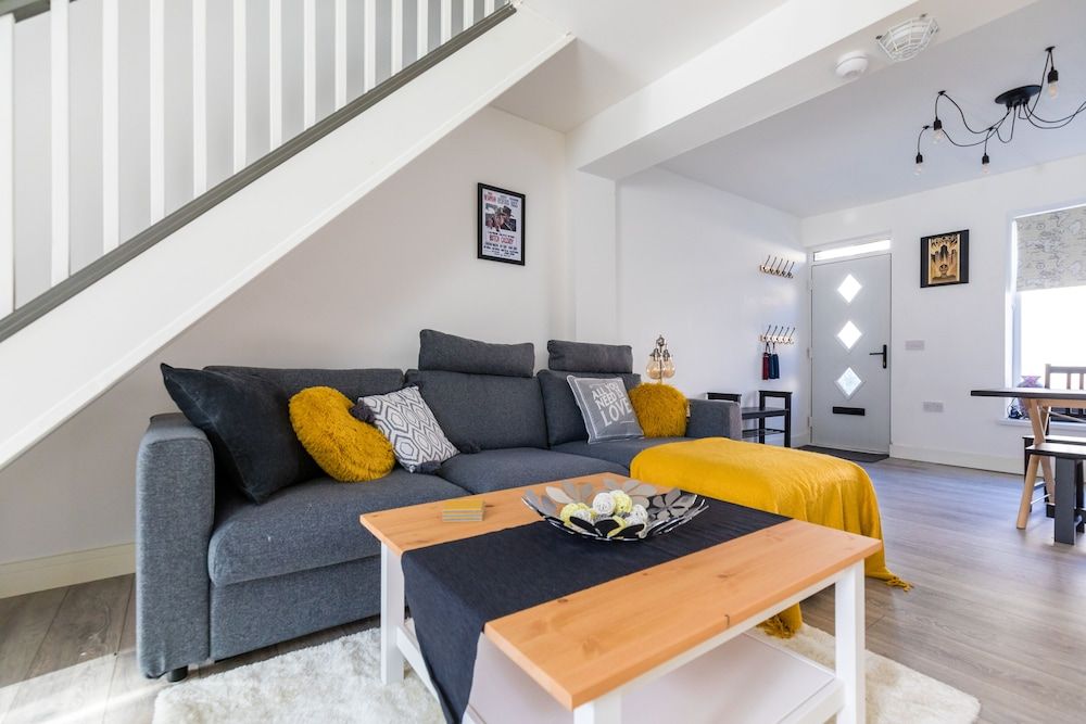 The Hollywood Beautiful 3 Bedroom House House, 3 Bedrooms (Sleeps 10) 21