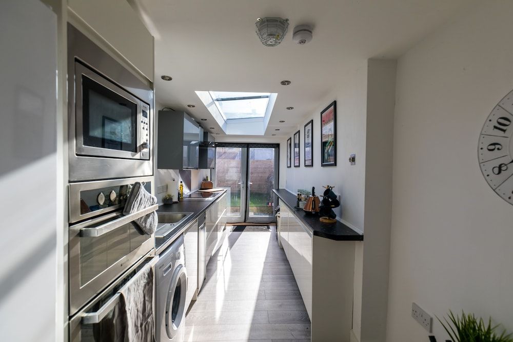 The Hollywood Beautiful 3 Bedroom House House, 3 Bedrooms (Sleeps 10) 18