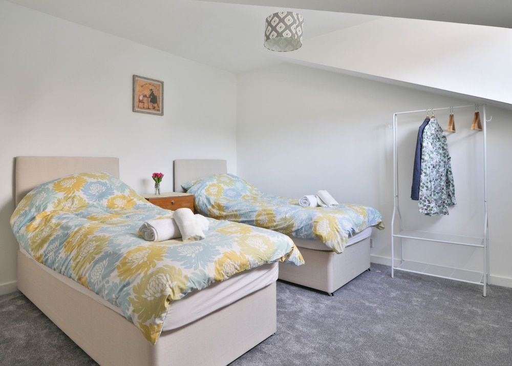 undefined Rumney House 10