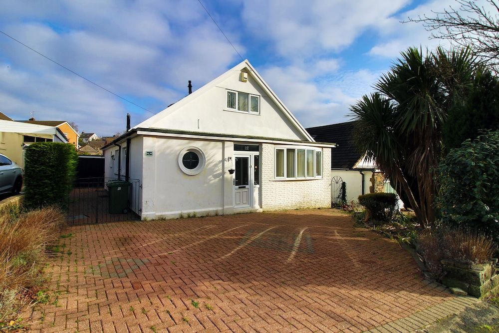 undefined Becky's Bungalow by Tŷ SA - NEW Sleeps 8 2