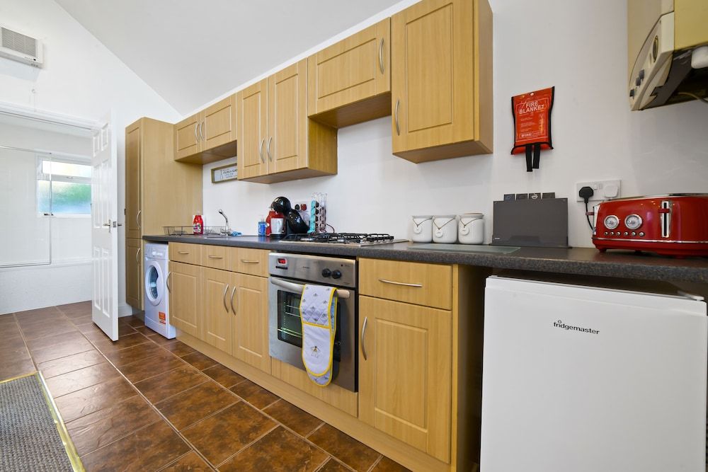 undefined The Coach House Whitchurch Village 7