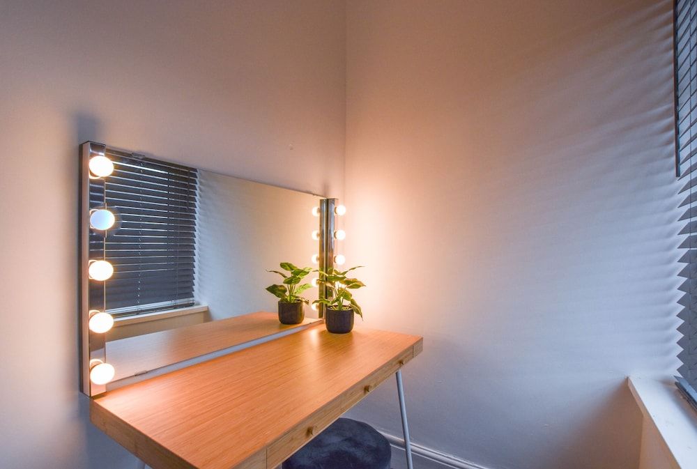 undefined Impeccable 4-bed Home Close to City Centre 10