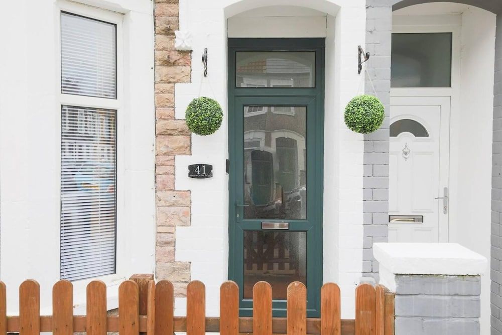 undefined 3-bed House in Cardiff With Sky TV & Twin Beds 2