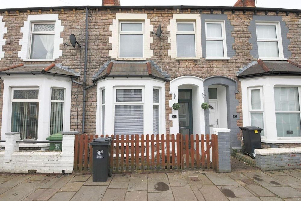 undefined 3-bed House in Cardiff With Sky TV & Twin Beds