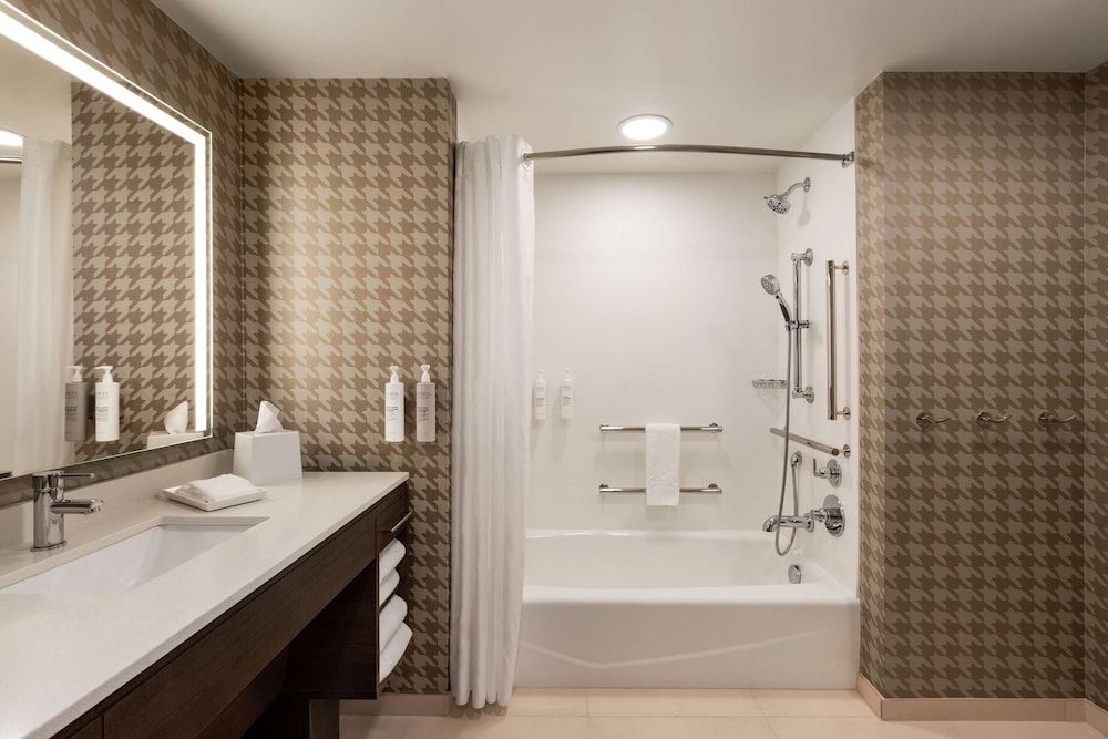 Home2 Suites By Hilton Cheyenne Studio, 2 Queen Beds, Accessible, Bathtub (Mobility & Hearing) 4