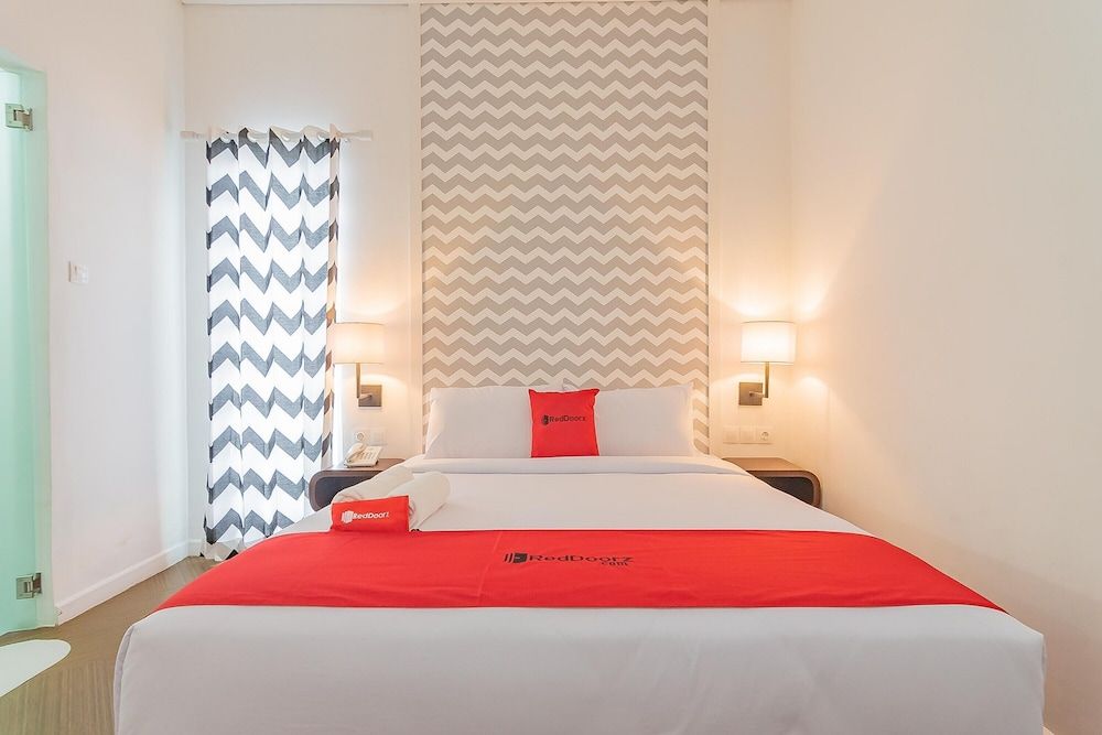 Deluxe Room (Reddoorz)